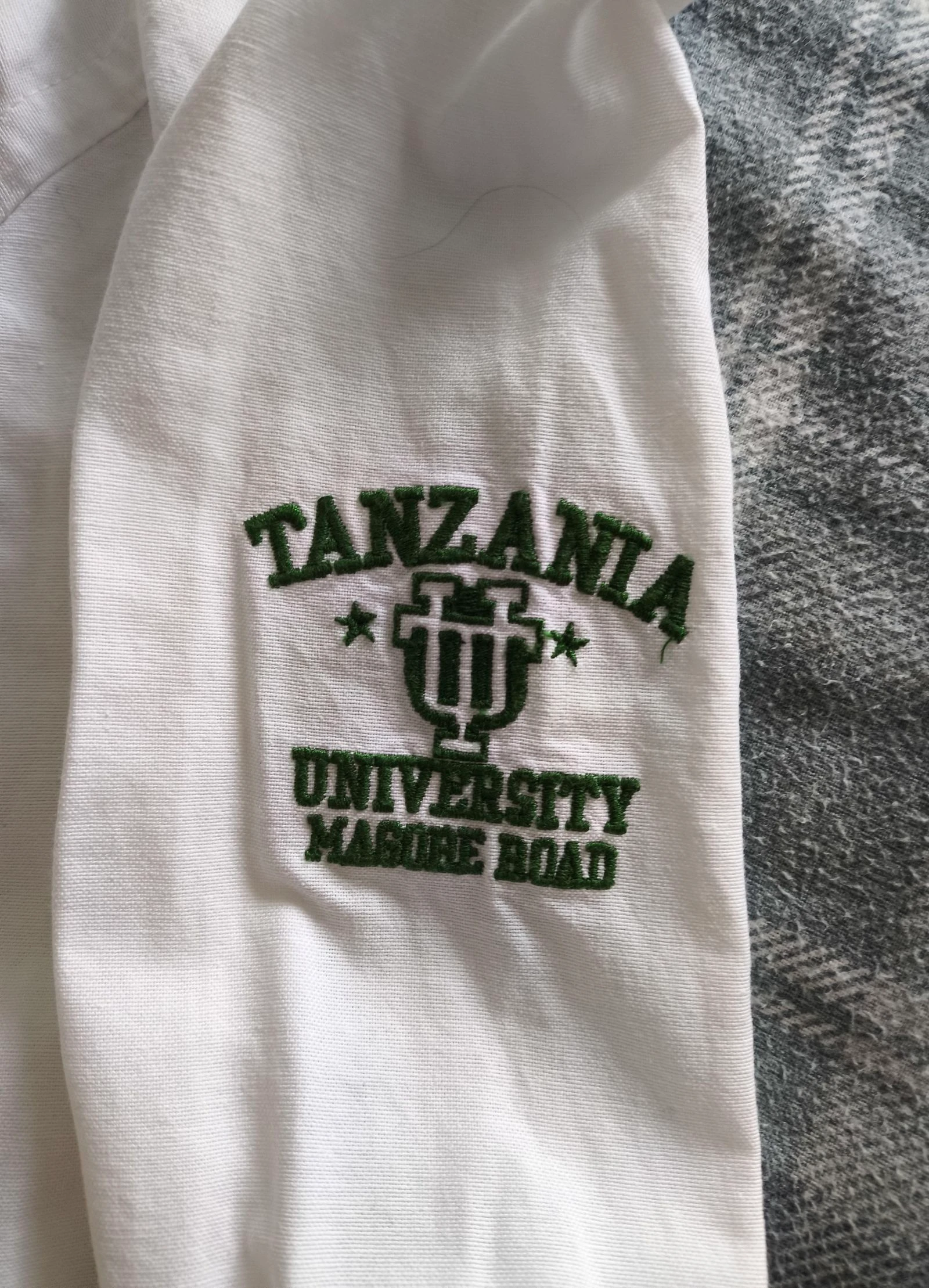 White shirt – photo 4